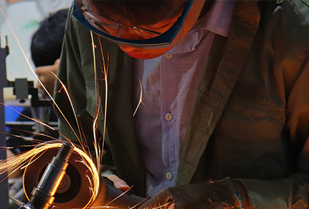 555000jc线路检测中心精密-影响火花机加工精度的因素之一电...